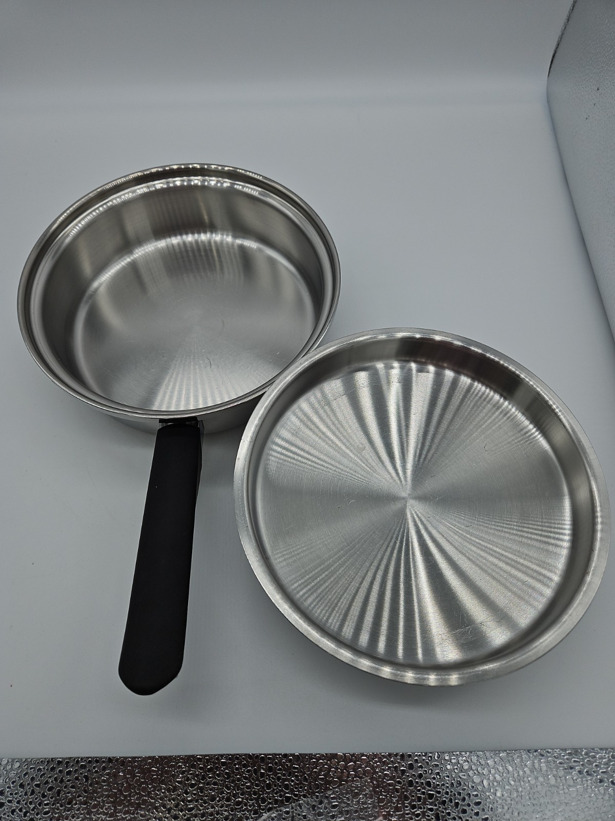 Amway Queen Multi Ply 18/8 Stainless Steel 1 1/2 Quart Saute Sauce Pan w/Lid