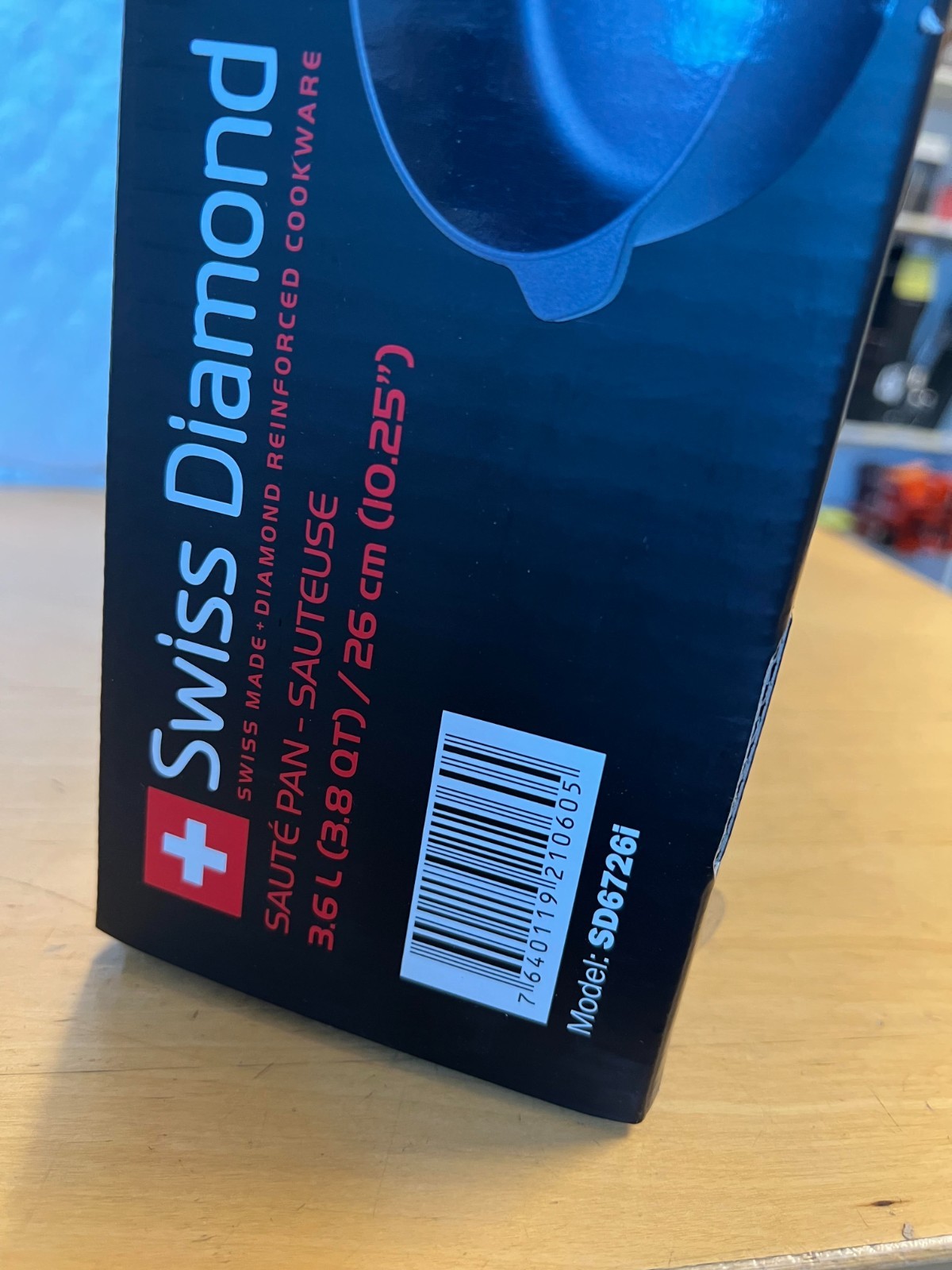 Swiss Diamond – 10.25″ Induction Sauté Pan 6726i in retail box