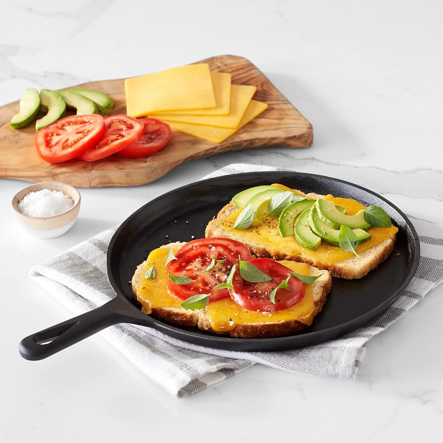 Pre-Seasoned Black Cast Iron 5-Piece Cookware Set for Versatile Cooking
