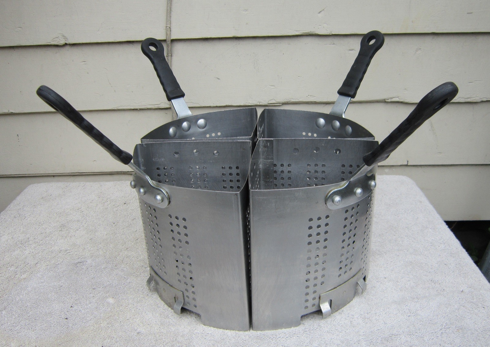 VOLLRATH 68127 18-quart PASTA or VEGGIE Cooker Set w/4 PERFORATED INSERTS