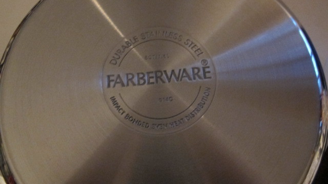 Farberware Classic 8 Qt. Stockpot w/ Lid. Aluminum. Stay Cool Handles. New.