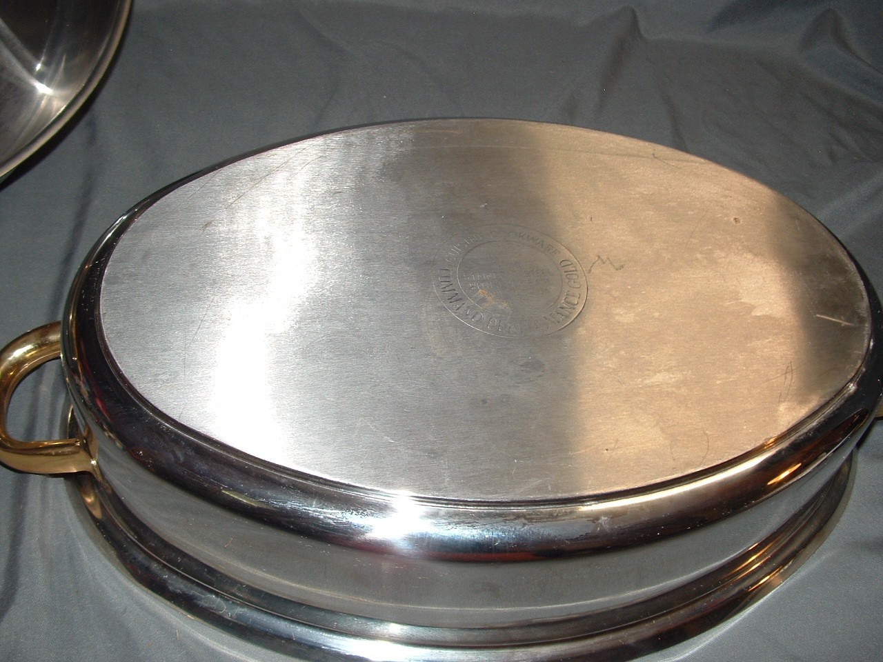16.5″ Command Performance Gold 18/10 3 Ply Stainless Steel Oval Roasting Pan