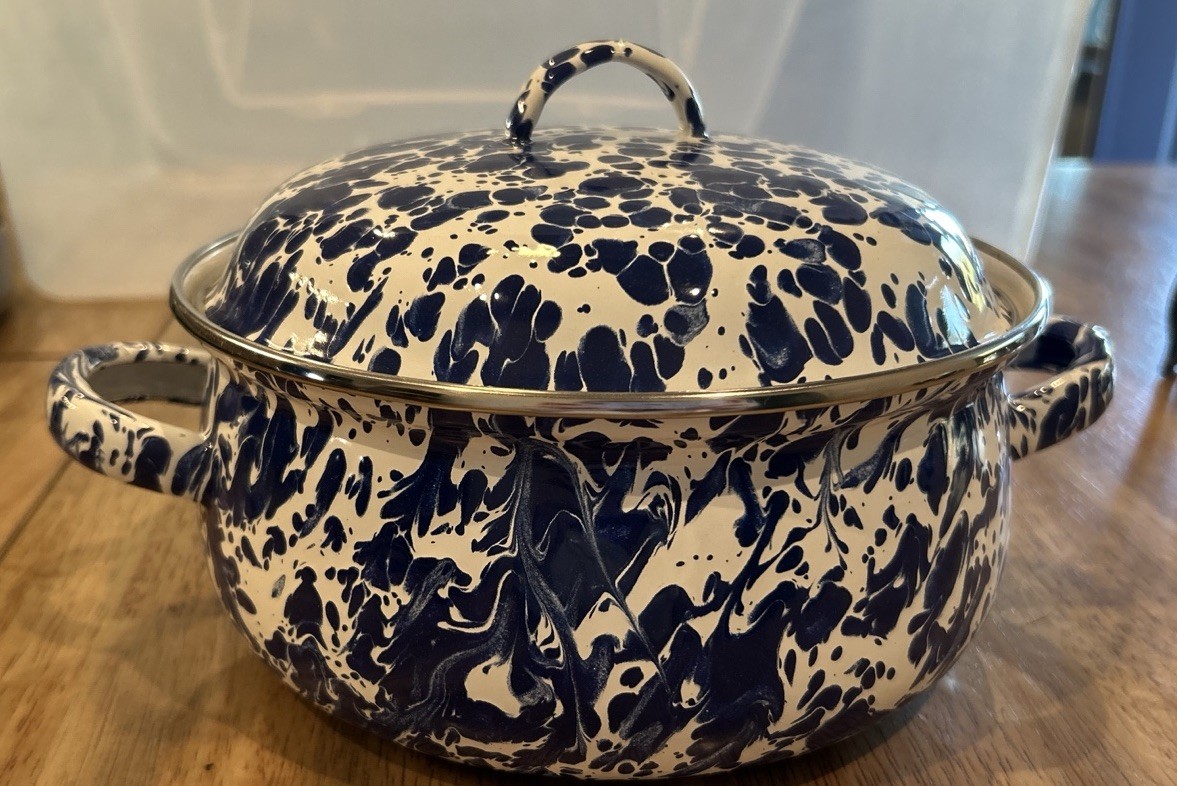 Golden Rabbit Cobalt Blue/White Swirl Enamelware 2.5 QT. Dutch Oven Roaster Pan
