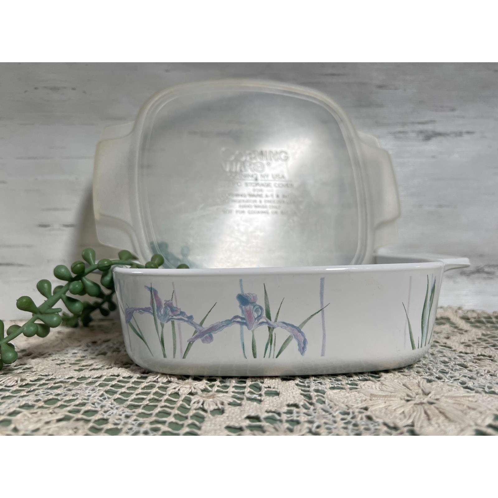 Corning Iris A-1-B with A 1 PC Plastic Lid 1 Liter Baking Dish