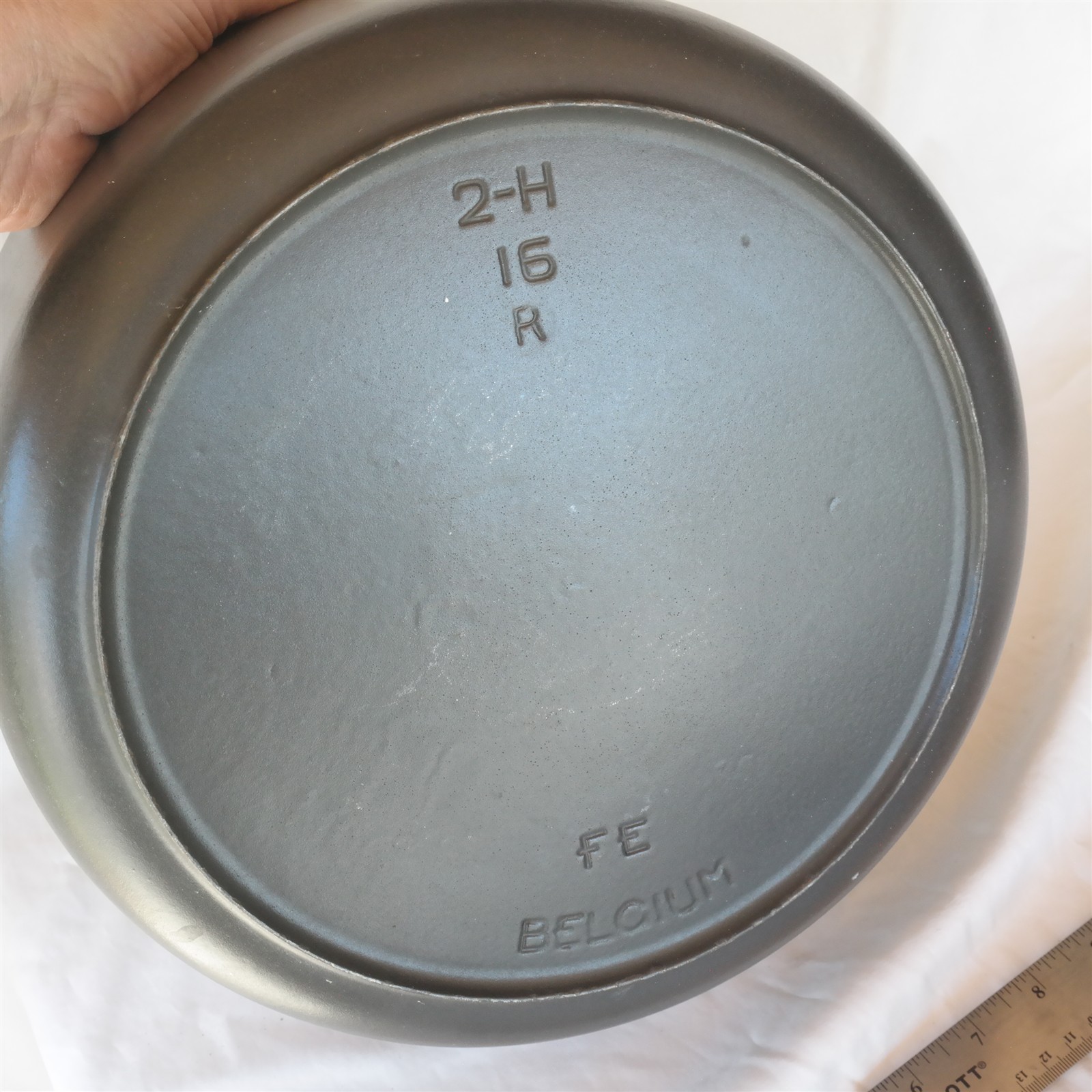 DESCOWARE FE 16 2-H 12″ diameter Large Cast Iron Dutch oven Stock pot RARE