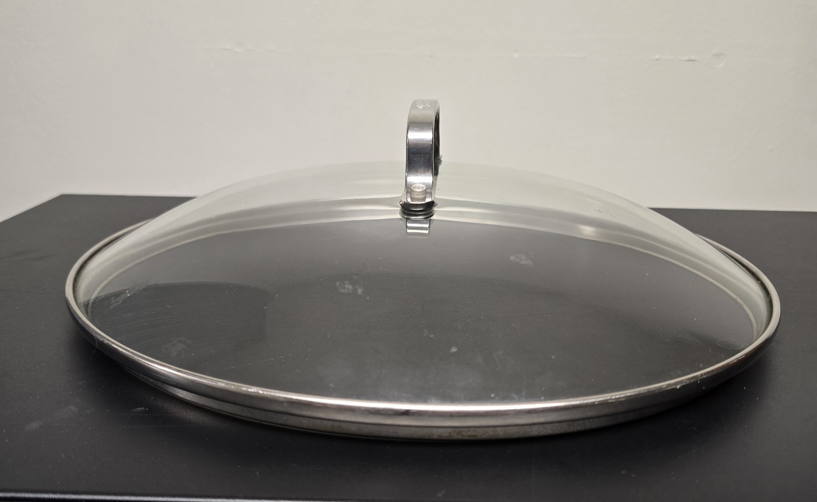 Cuisinart Glass Replacement Lid. In: 11.5″ Out: 12.25″ Stainless Steel Handle