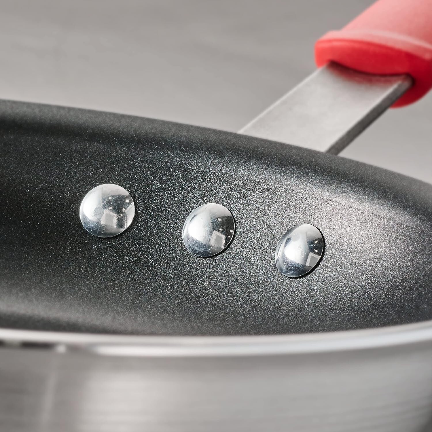 Tramontina Professional 8″ Restaurant Fry Pan, Nonstick Aluminum