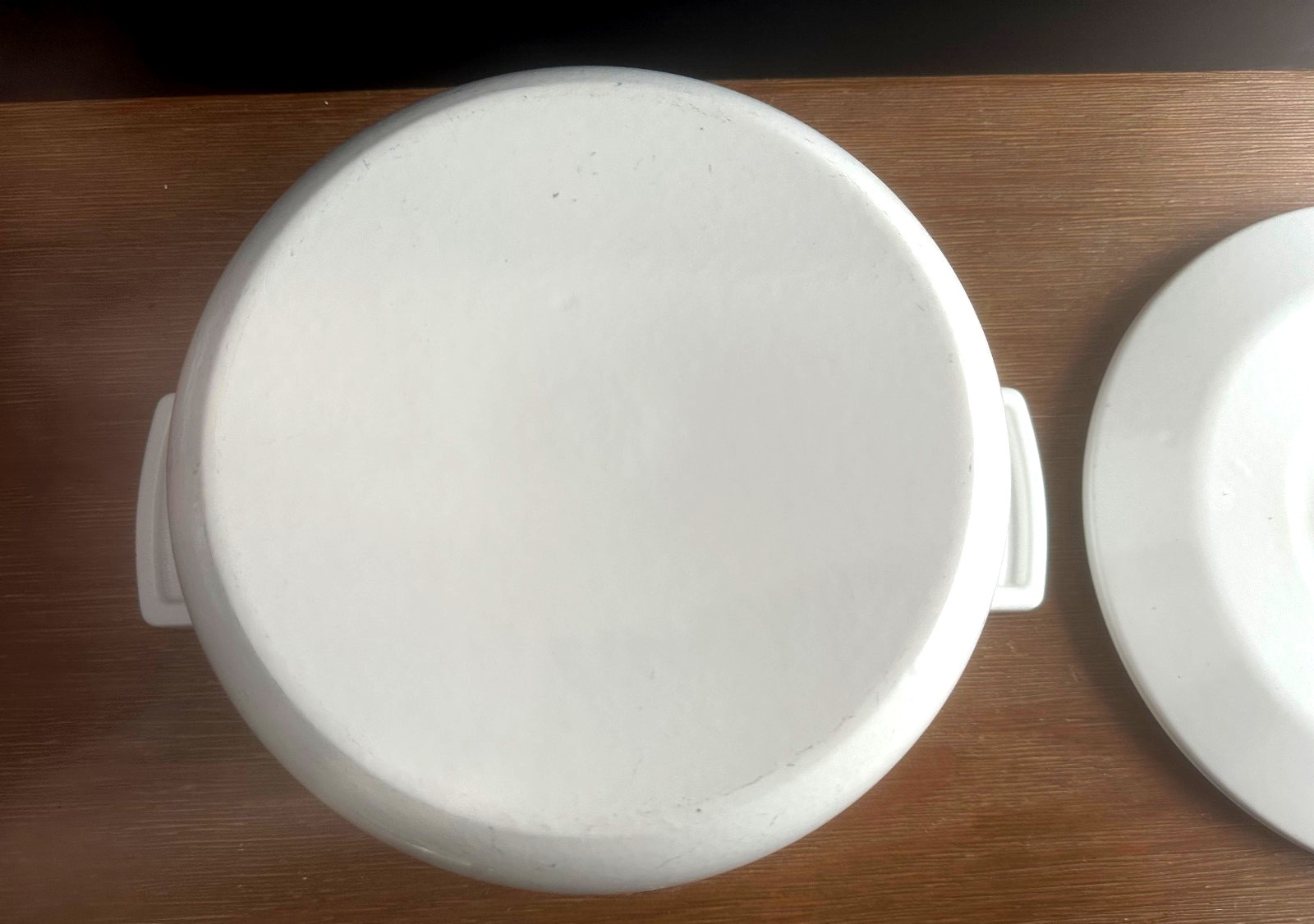 Made In – Cookware – 5Qt. enamelled cast iron pot /lid never used
