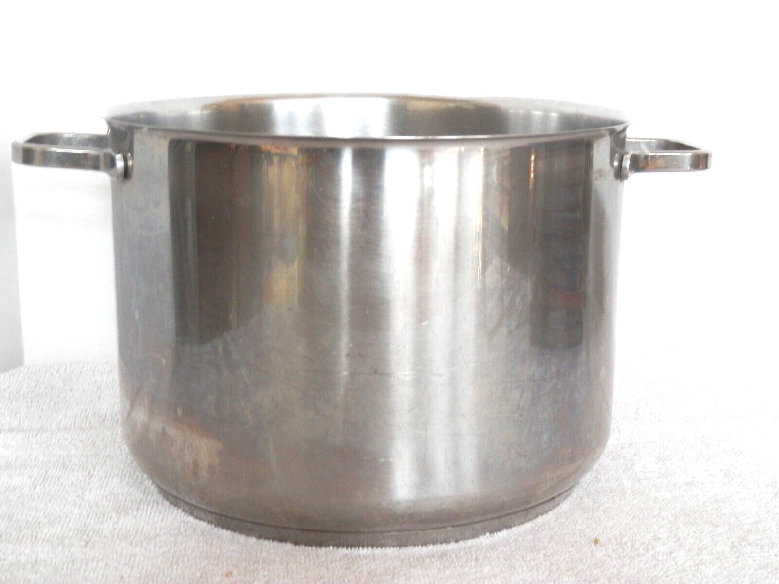 Stainless Steel 10″ Round Culinary Essentials Stockpot