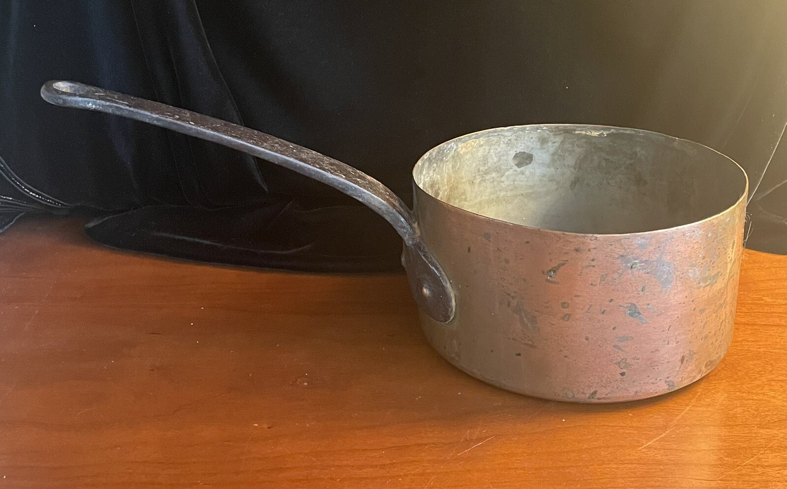 Antique Handmade Copper Pan – Weighs 4lbs. 8”wide – 4 3/8” Tall