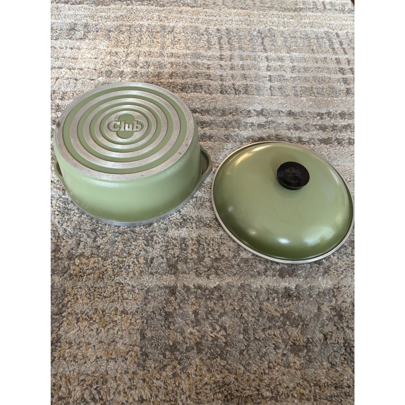 VTG Club 4qt Aluminum pot avocado green