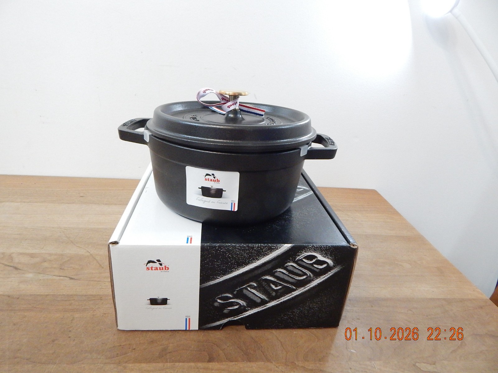 Staub Cast Iron 2.75 qt Round Cocotte – Matte Black, Made in France 1102225 NEW