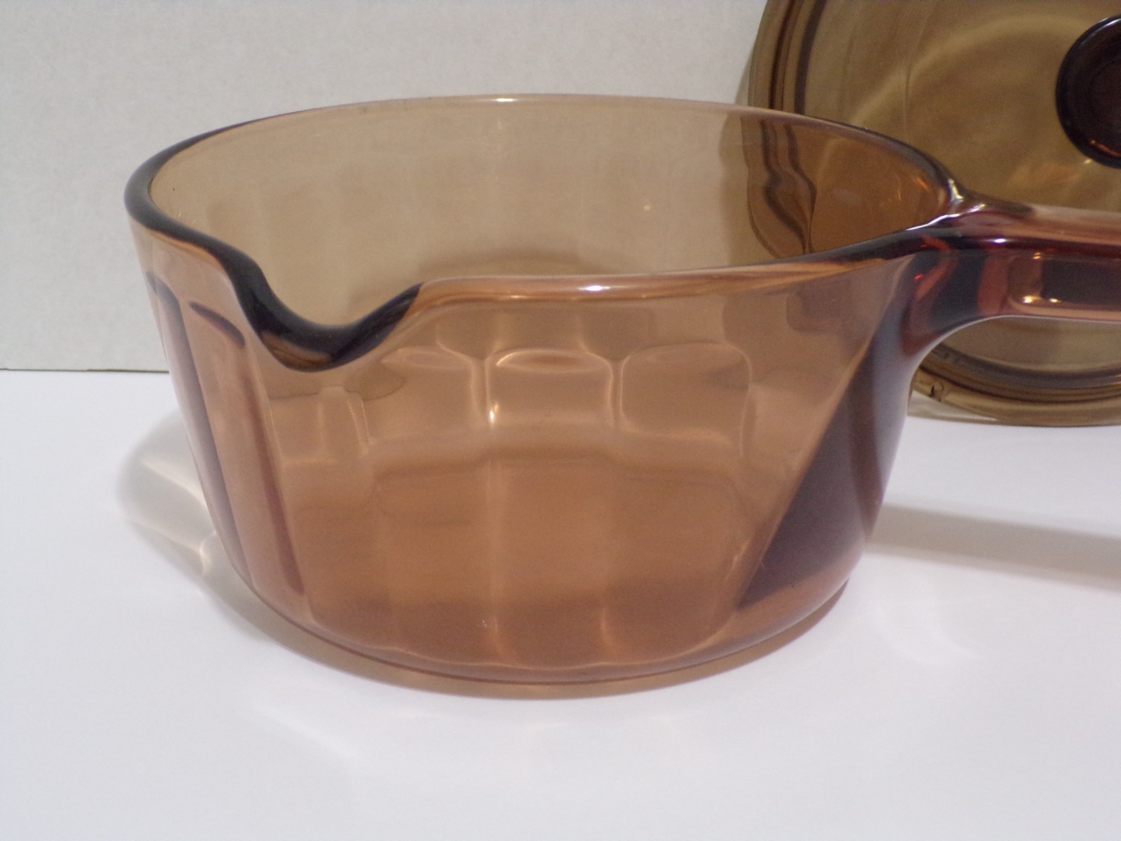 Vision Corning Ware 1 Liter Sauce Pan with Pouring Spout Amber w/Lid USA