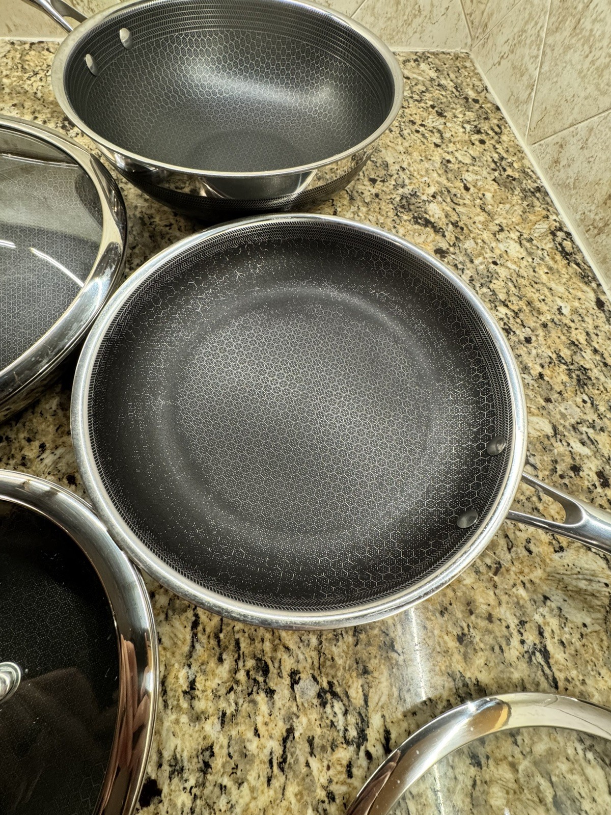 HexClad Hybrid 7-Piece Cookware Fry Pan Set 8” 10” 12” w/Lids & 12” Wok – USED