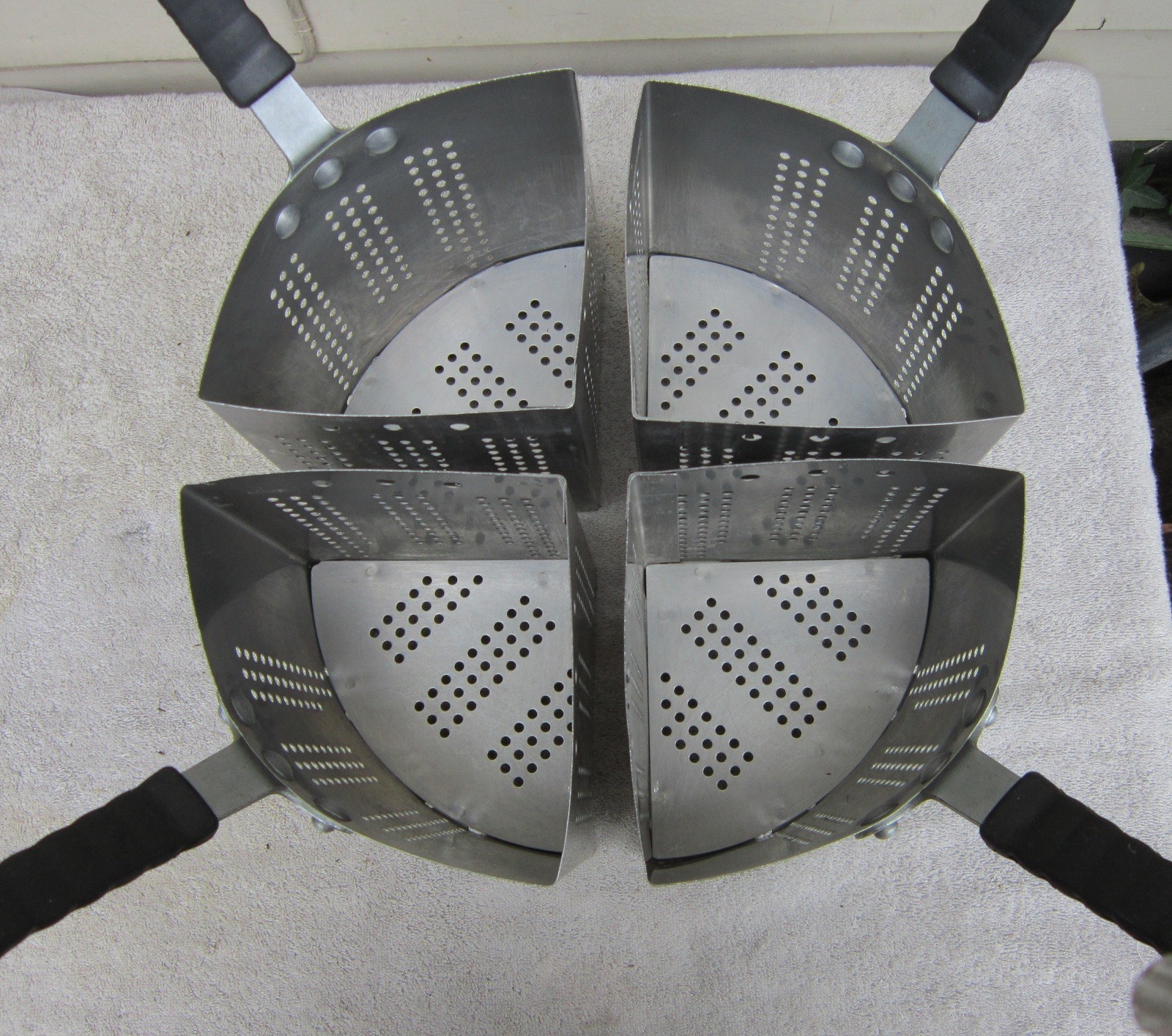 VOLLRATH 68127 18-quart PASTA or VEGGIE Cooker Set w/4 PERFORATED INSERTS
