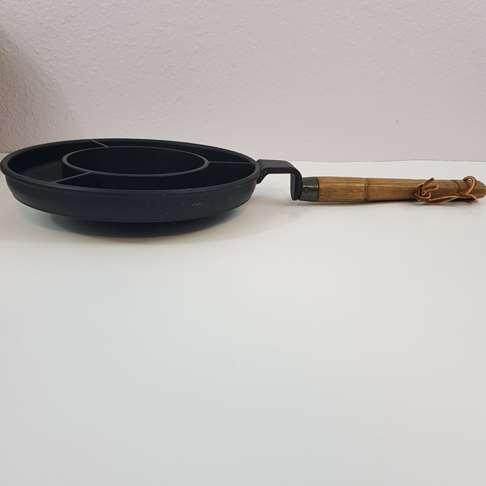 老式北欧器皿CREPES N’Things 8英寸铸铝带木制手柄美国制造-