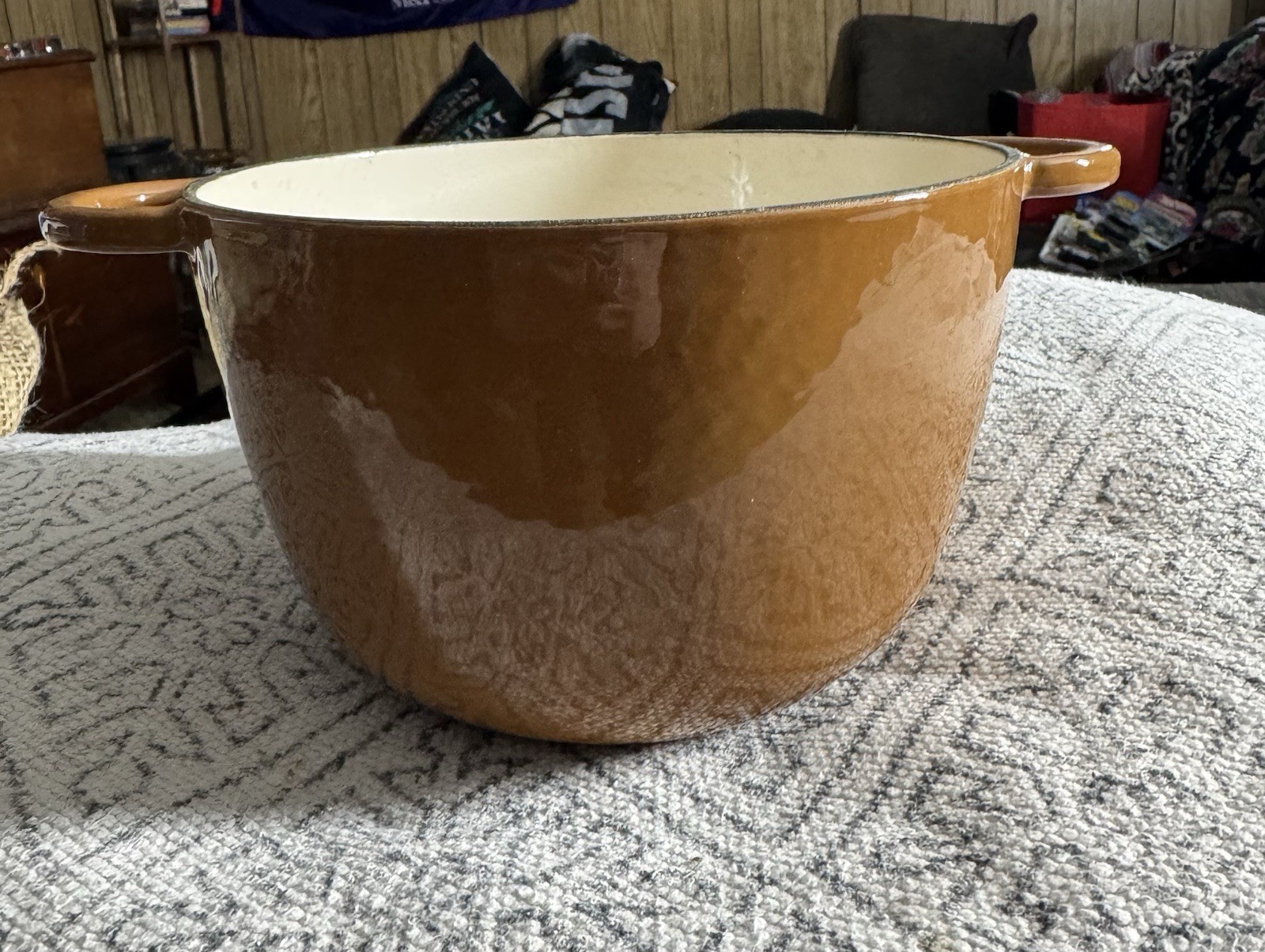 VTG Technique Brown Enamel Cast Iron Round Casserole 4+ qt Double Handle 450F