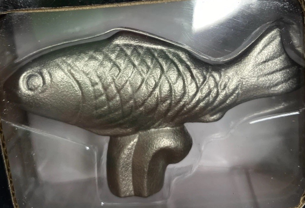 New! Staub Animal Knob Fish One Size Stainless Steel 40509-348-0 NIB Kitchenware