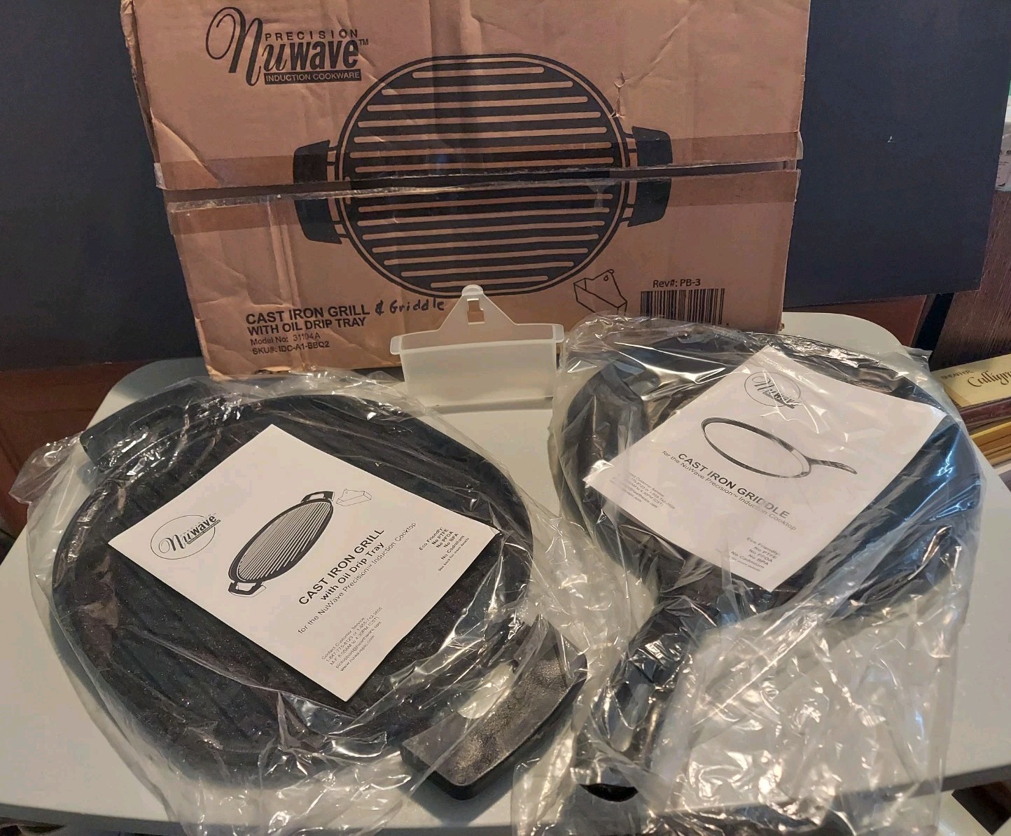 NuWave 2 pcs. Cast Iron Griddle 10.5″ Rd. & Cast Iron Grill #31104A 16.5″L