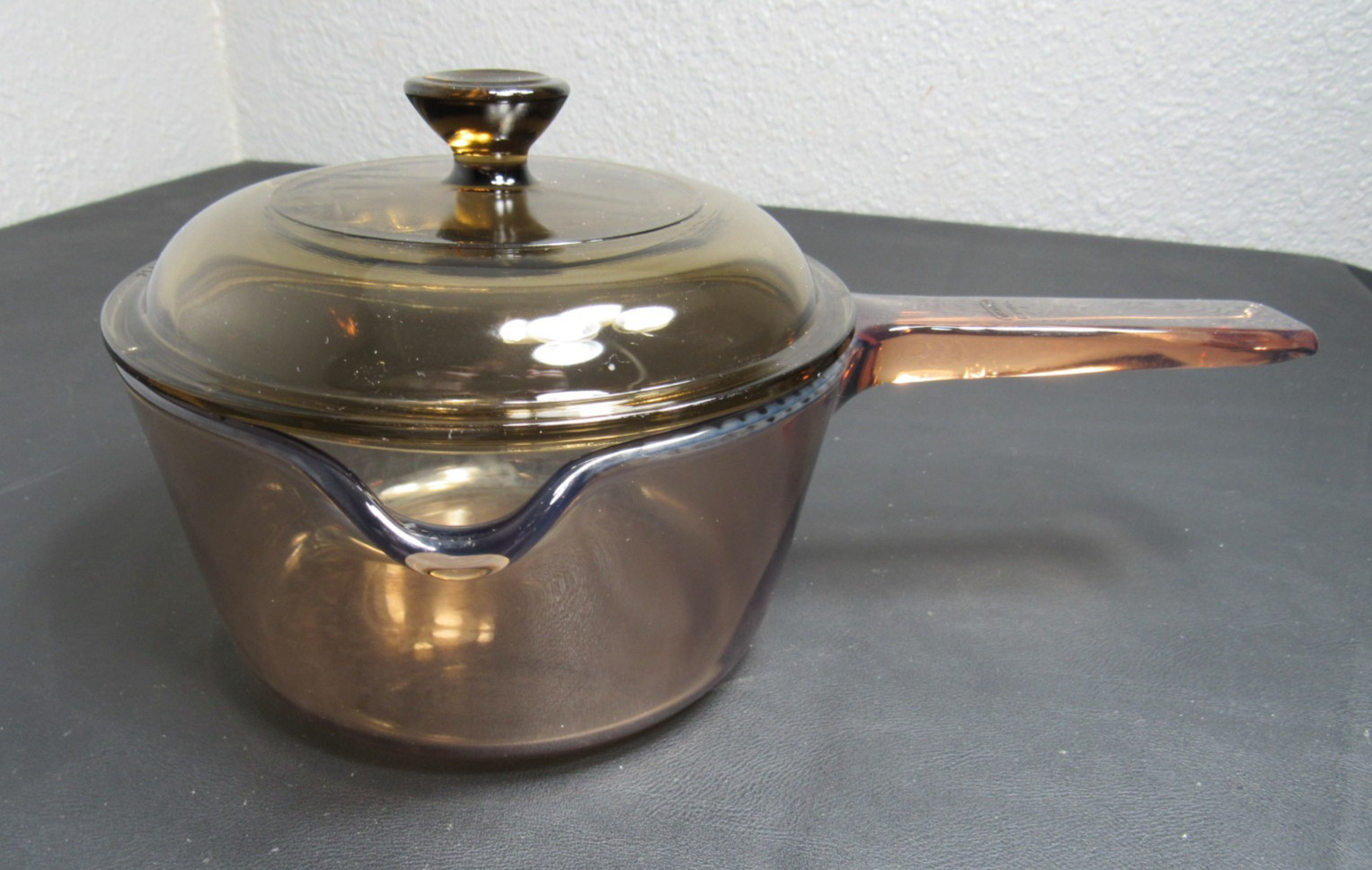 Vintage Corning Ware Vision Amber 1 L USA Sauce Pan Pot w/Pour Spout & Pyrex Lid