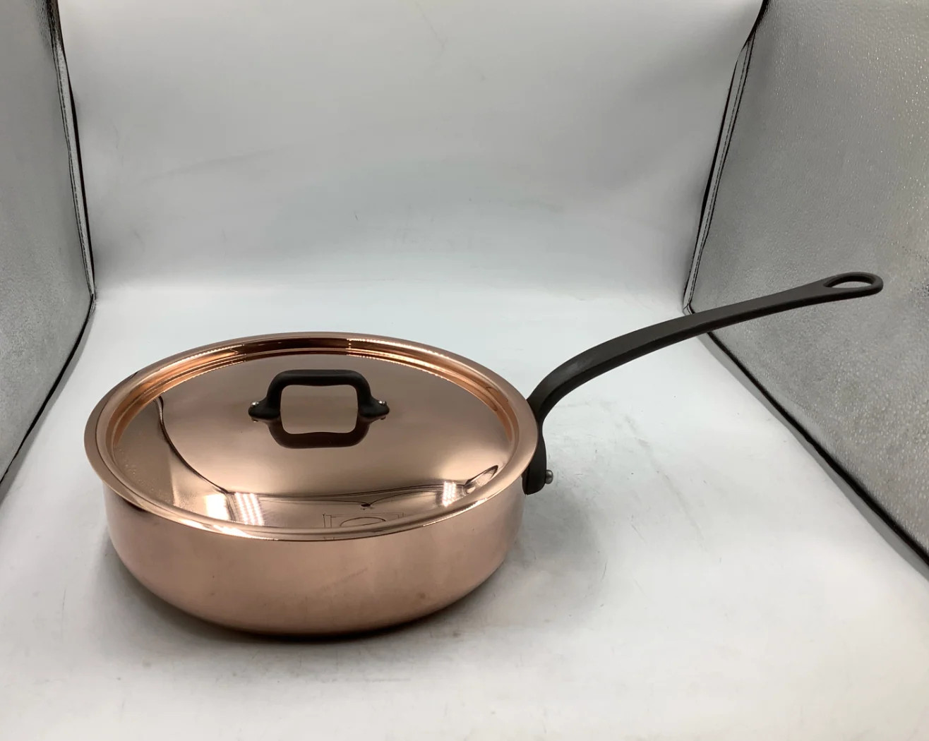 Mauviel M’Heritage 250 CI Copper Saute pan With Lid, Cast Iron Handle, 3.3-Qt