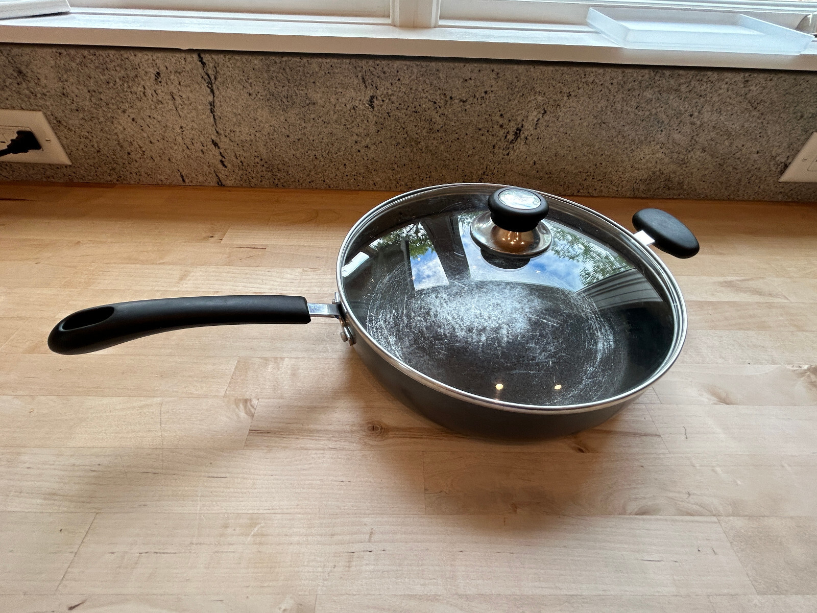 Frying Pan With Glass Lid – 12″ x 3″ – Oven and Dishwasher safe