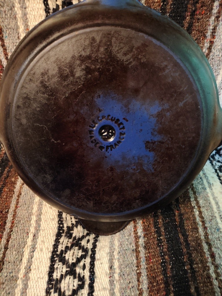 Le Creuset Signature 10in Enamel Cast Iron Skillet Blue Long Handle Pour Spout