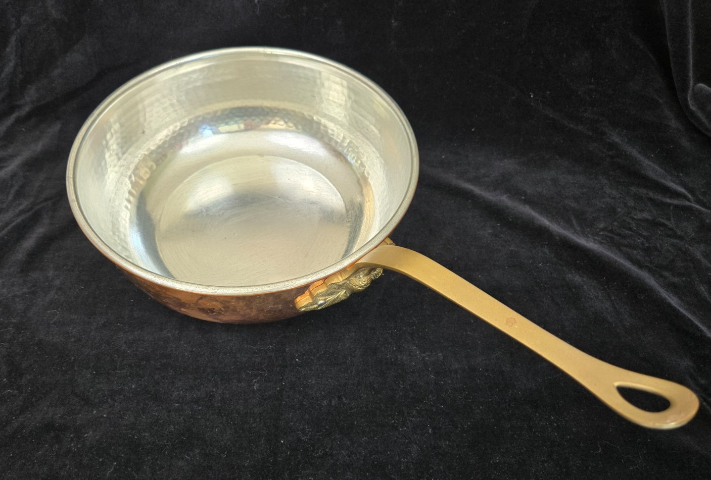 Ruffoni Historia 3.5 Qt Hammered Copper Chef Pan – ACORN handle – Made in Italy