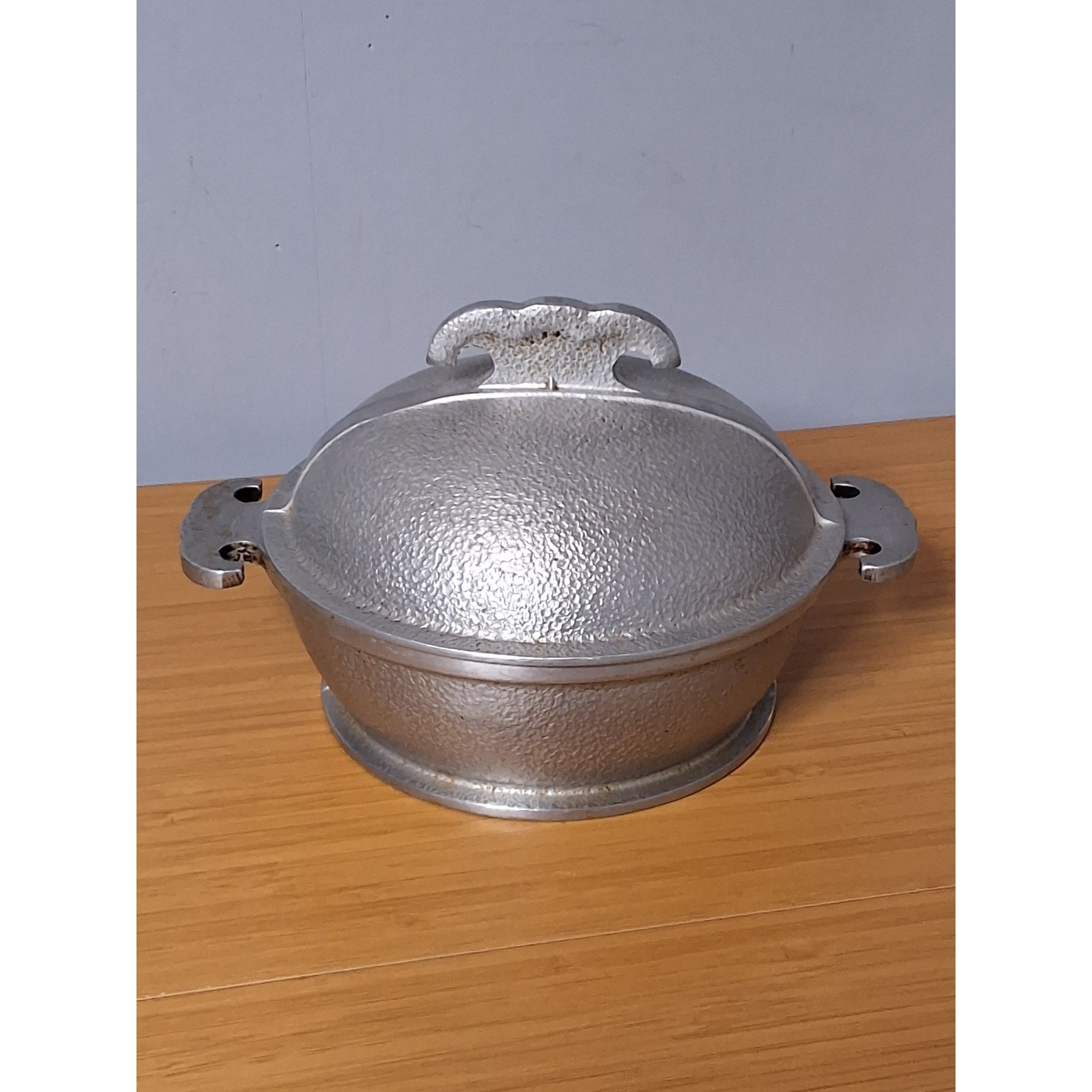 Vintage Guardian Service Hammered Aluminum Round Dutch Oven Pot with Lid 7″ GVC