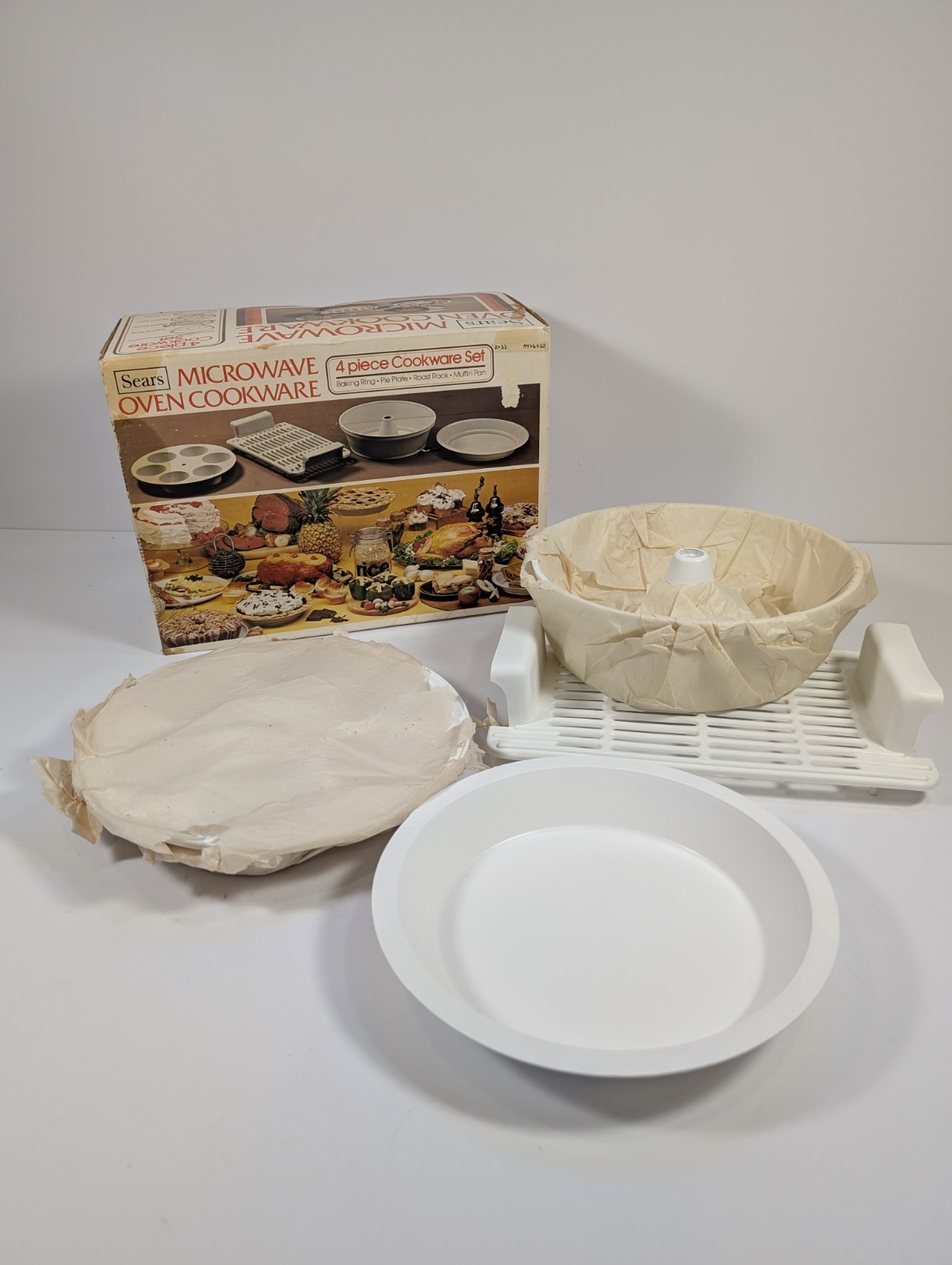 Vintage Sears Microwave Oven Cookware 4 Piece Set Baking Ring Pie Plate Rack USA