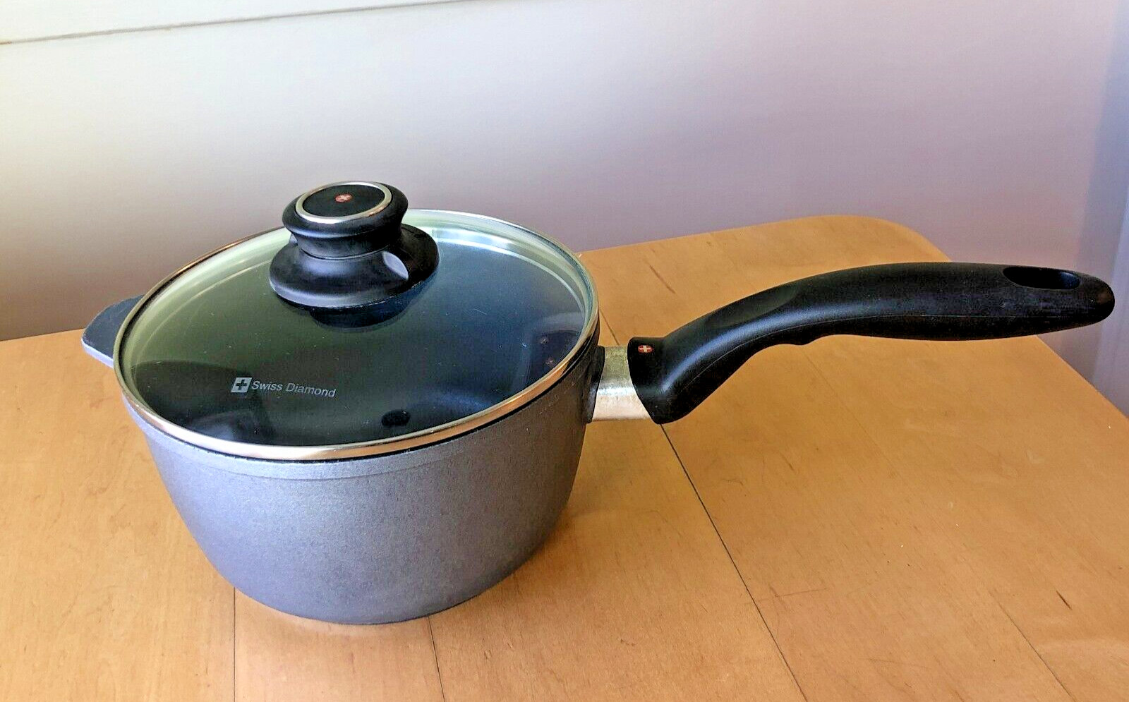 Swiss Diamond XD Nonstick 2.2 qt Saucepan – Cast Aluminum 7″ with Glass Lid