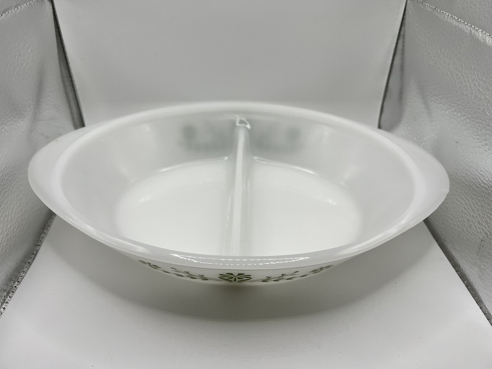 GLASBAKE GREEN DAISY MILK GLASS 10 INCH DIVIDED J2352 CASSEROLE / SERVING DISH