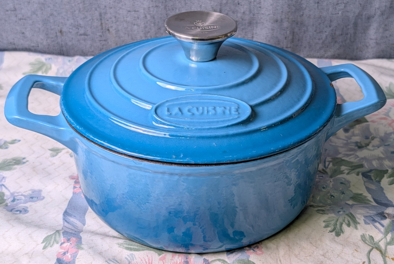 La Cuisine Blue Enameled 9″ Cast Iron Dutch Oven Casserole Dish Stockpot w/ Lid