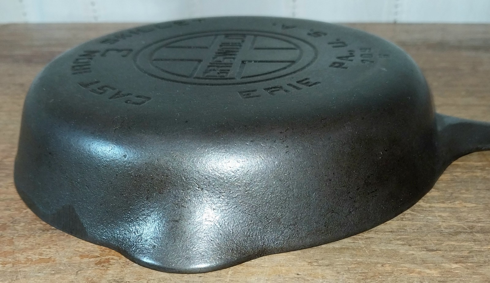 “NICE” 1930-1939 No.3 GRISWOLD 709 Large Block Logo Smooth Bottom Skillet “FLAT”