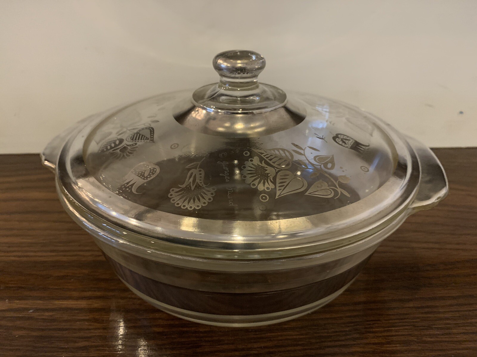 Vintage Fire King 2 Quart dish With Lid. Georges Briard Persian garden Design.