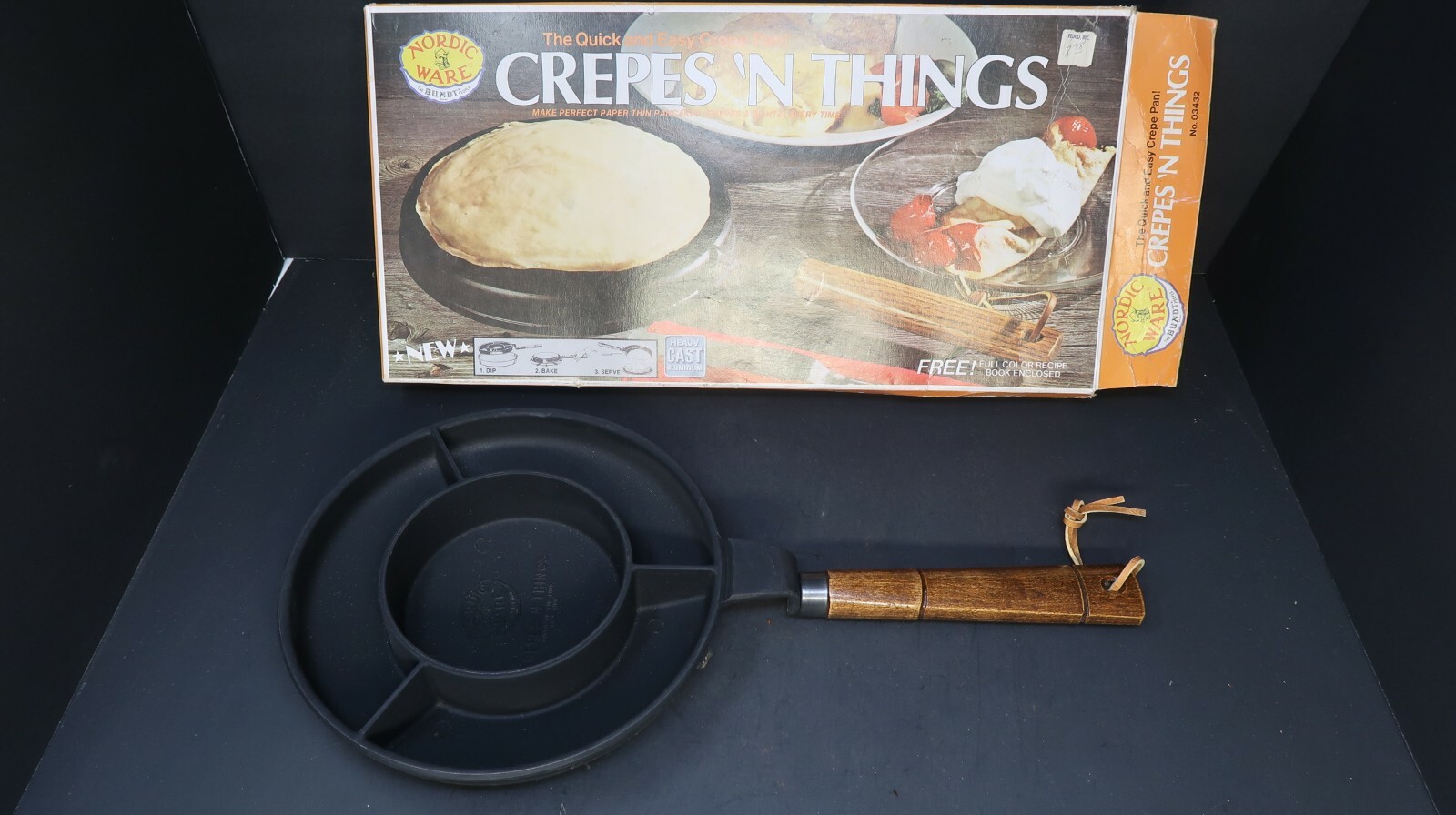 Nordic Ware Bundt Crepes N Things Cast Aluminum Pan USA Made Vintage
