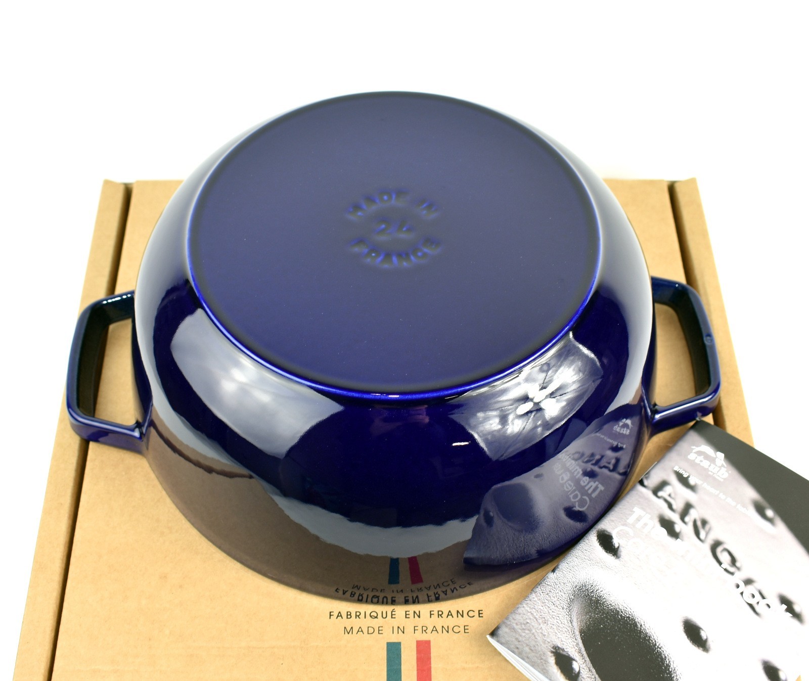 Staub La Cocotte 24cm/9.5 in. Cast Iron Round French Dutch Oven 3.6 L/3.75 QT