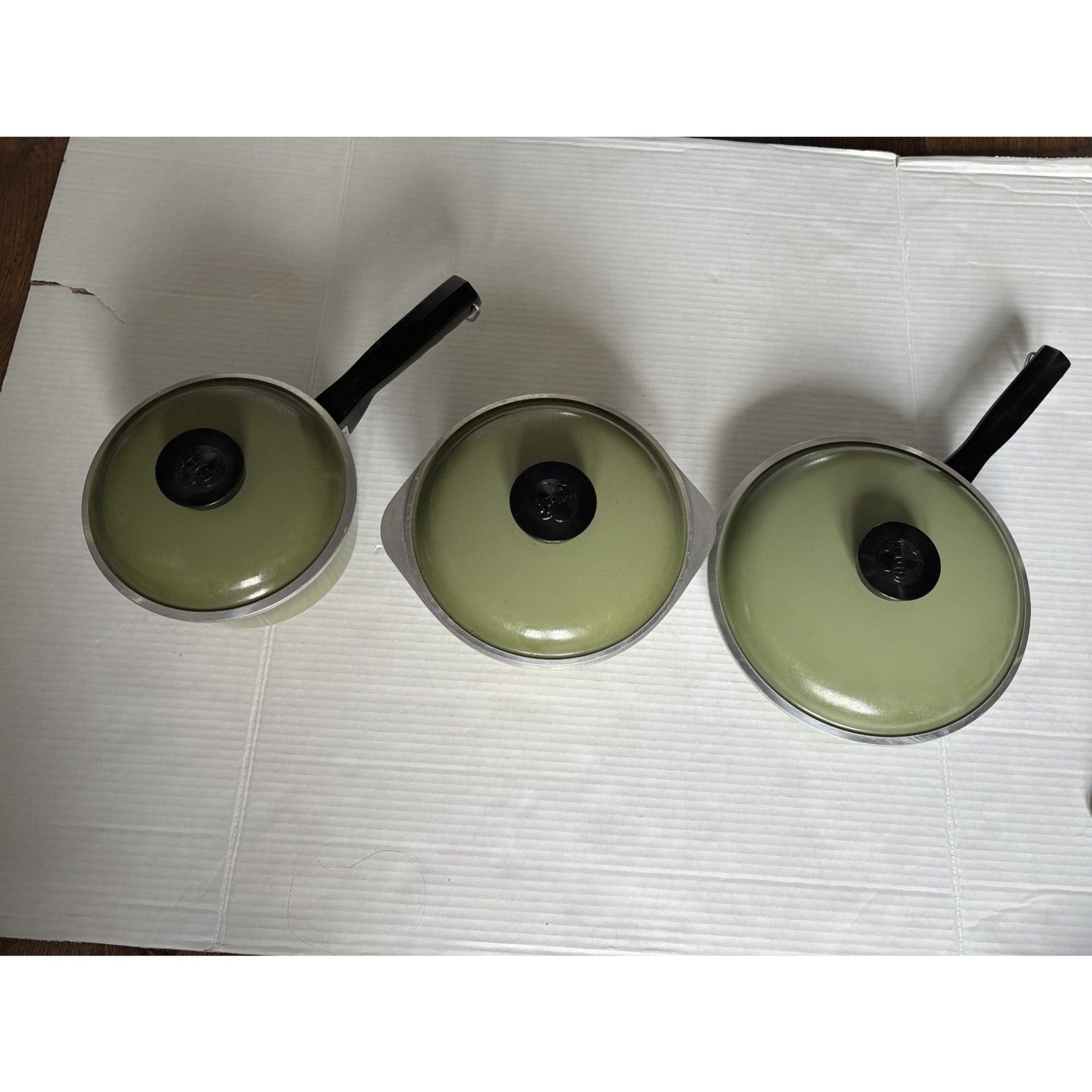 VTG Club Aluminum Avocado Green Cookware Set 6 Pc with lids