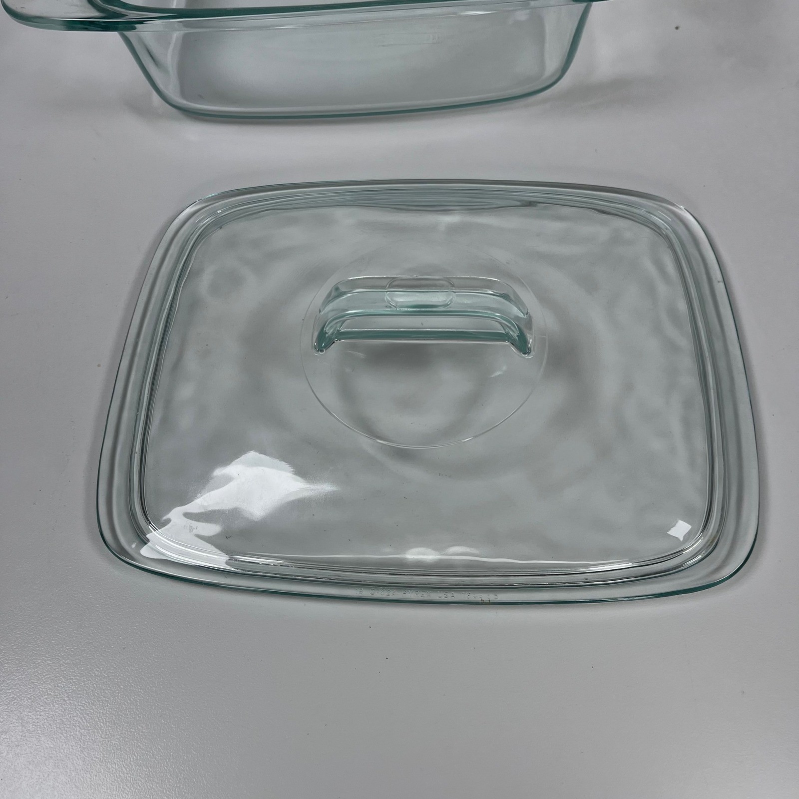 Pyrex 2 Quart Clear Glass Casserole Dish with Lid Rectangular Baker 1.9L USA
