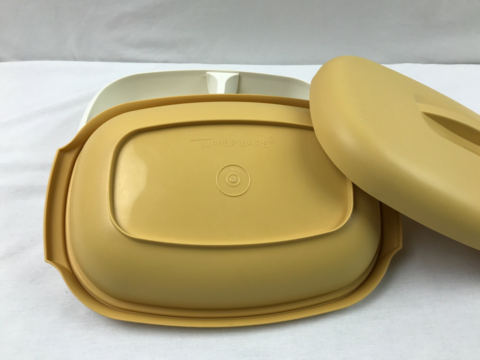 Vintage Tupperware Steamer Harvest Yellow 4 pieces Microwave