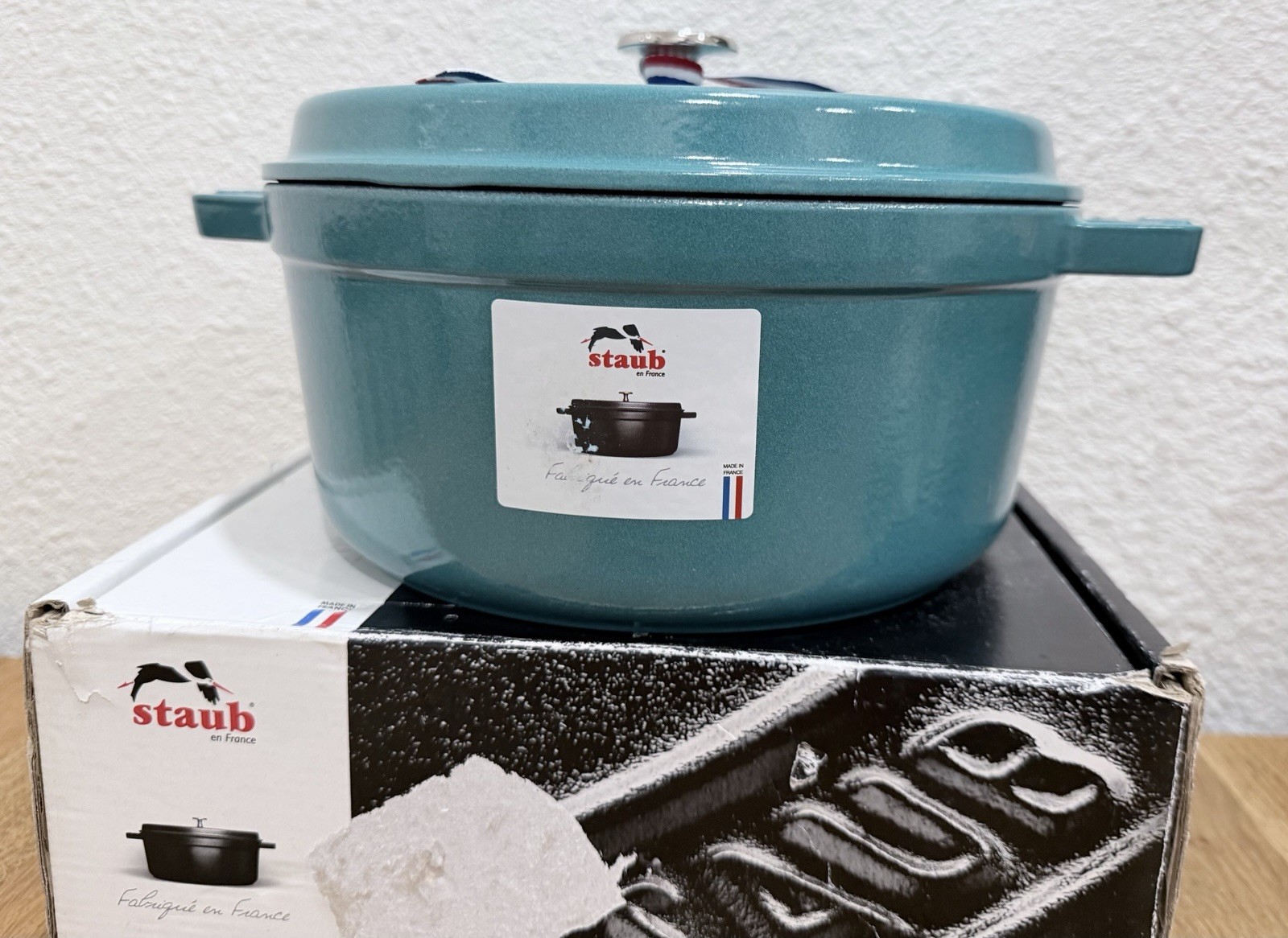 Staub 4-Qt Cast Iron Round Dutch Oven Cocotte – Turquoise Blue – Made in France