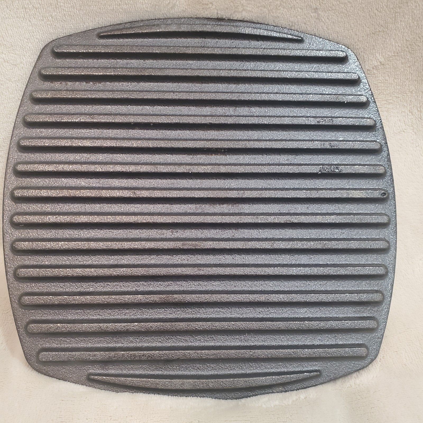 LODGE Flat Cast Iron Grill Burger Panini Press Black Square 8.25” Seasoned