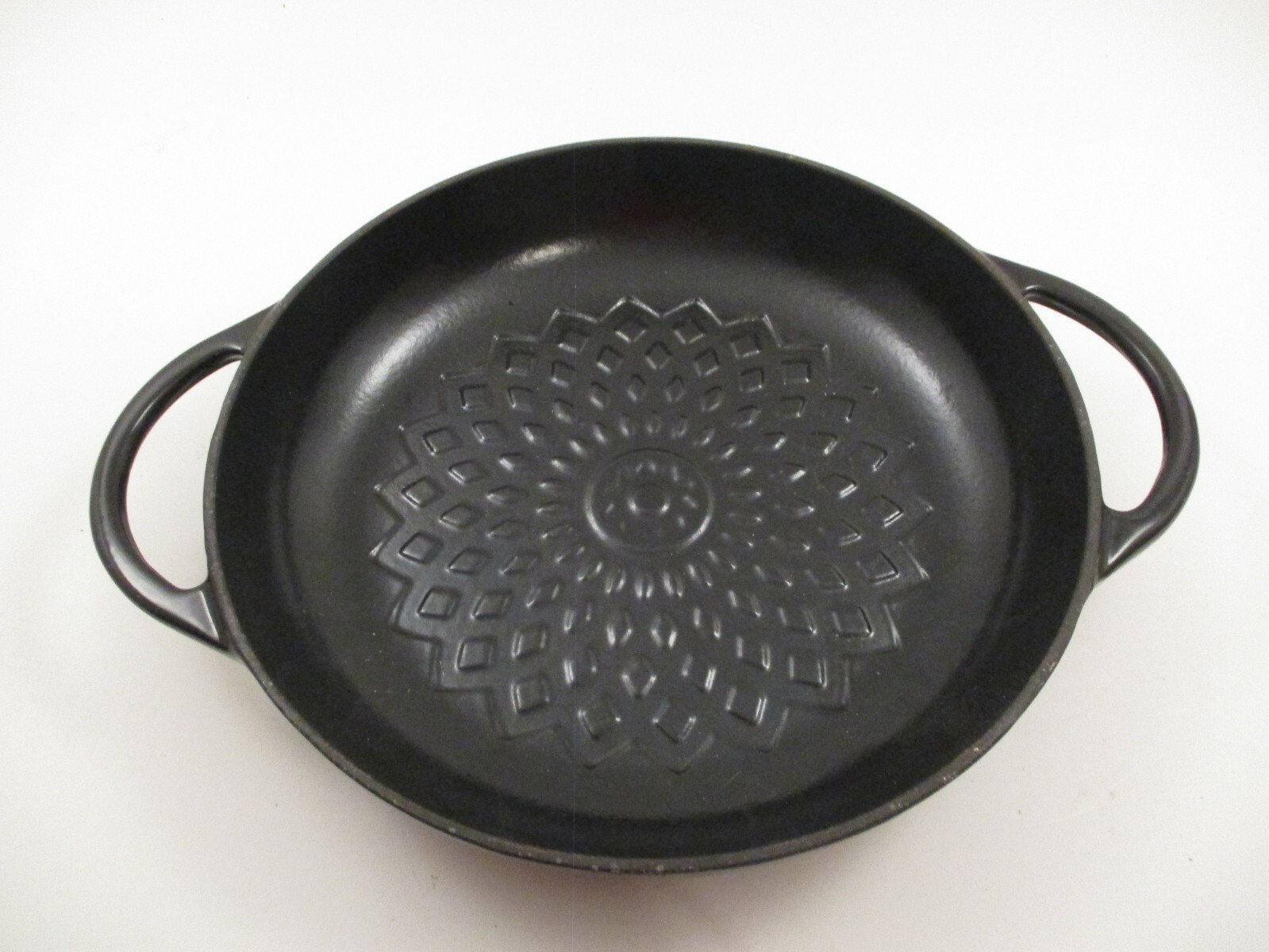 Technique Black Enamel Cast Iron 10″ Grill Pan Skillet Star Flower Pattern