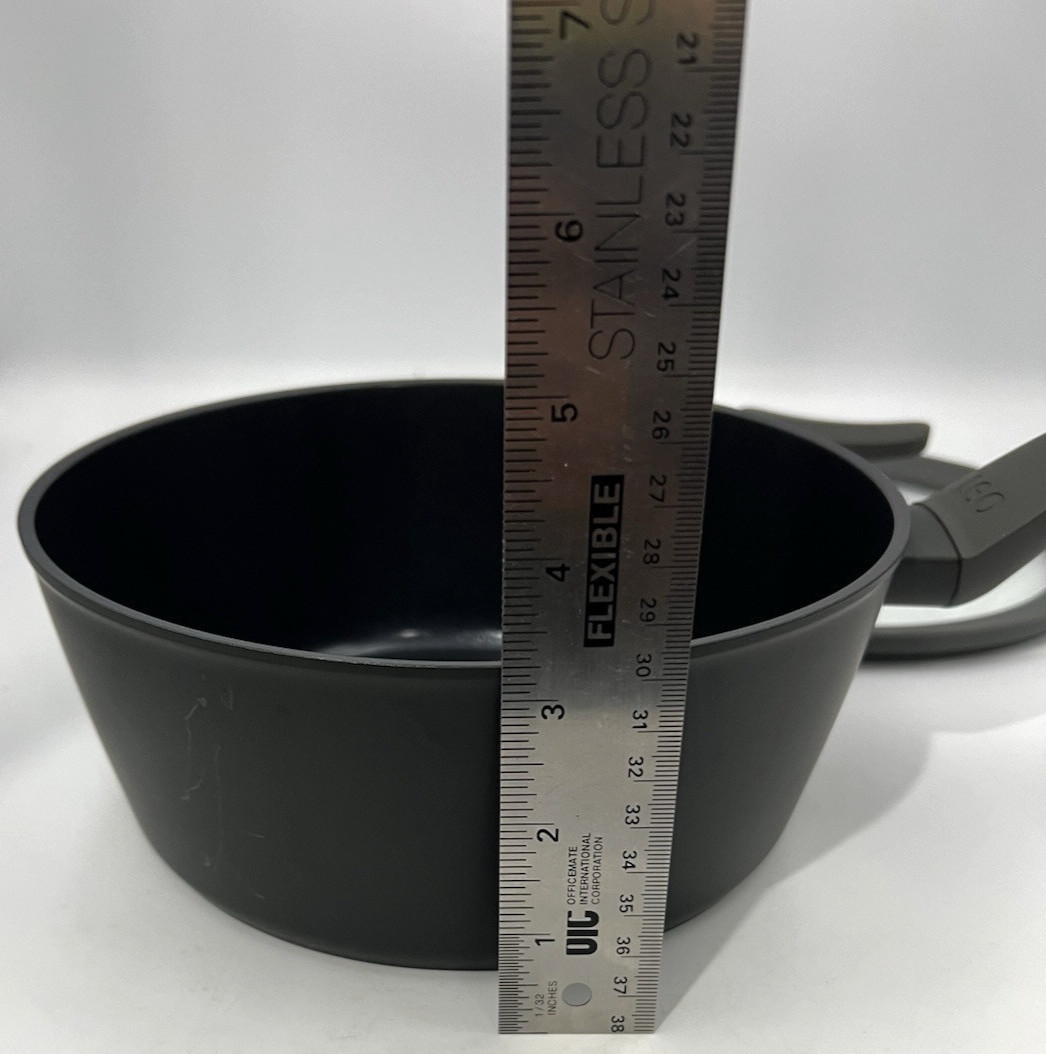 BergHOFF Leo Non-Stick Covered Saucepan Gray 8″ Belgium 2.3QT