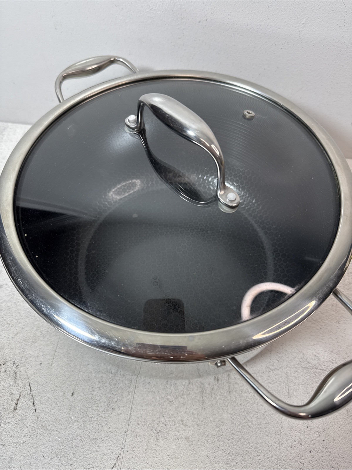 Hexclad 8 Quart Stock Pot 8 QT Pan Nonstick – With Lid. ***See Description