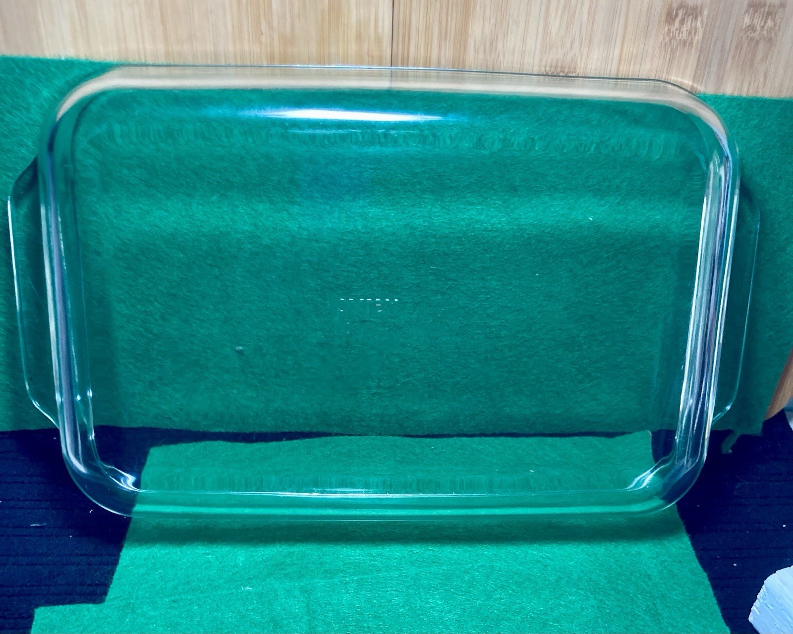 Pyrex casserole dish 233-R 3qt. R-16 Vintage Borosilicate glass Oven safe EUC