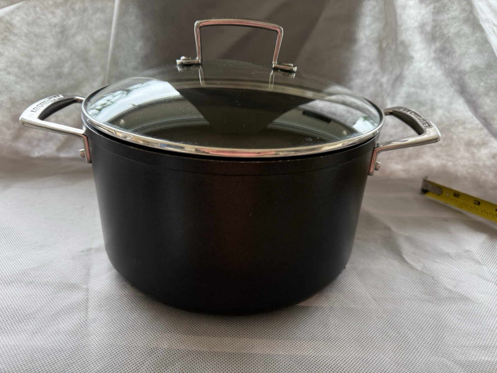 Le Creuset Pot 2 1/2 QT / 2.3 L /9 1/2” With Glass LID