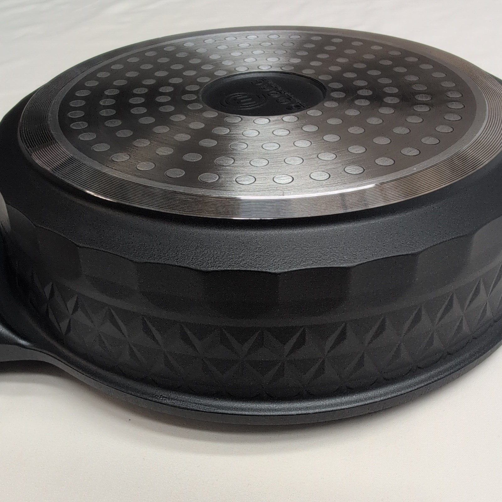 MasterChef 8″ Nonstick Cast Alum Frying Pan, Oven Safe – Missing Label -New-