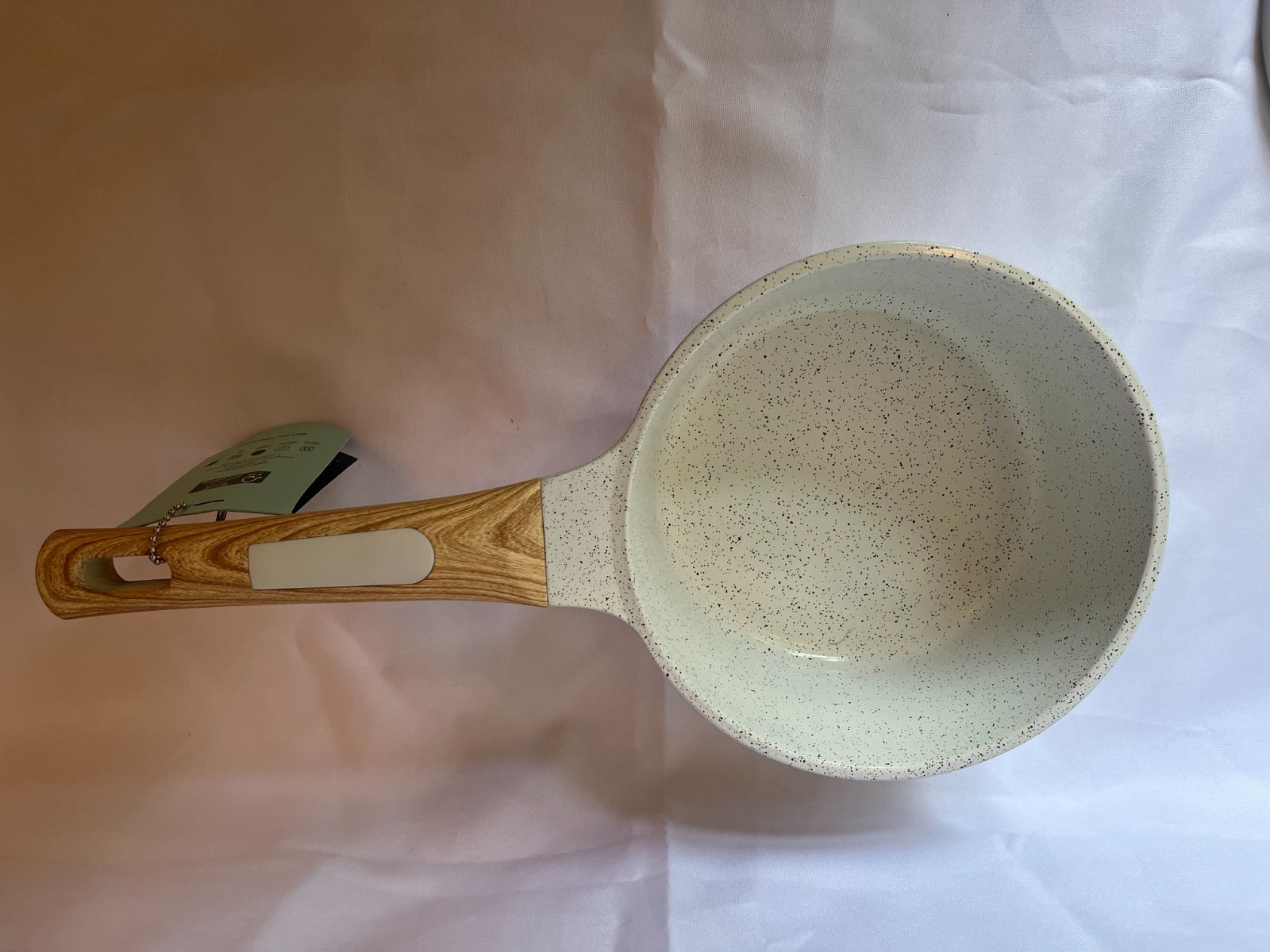 D&W Deane And White Cookware Ceramic Coated 7″ Saucepan with Lid 1.9Q Cream NWT