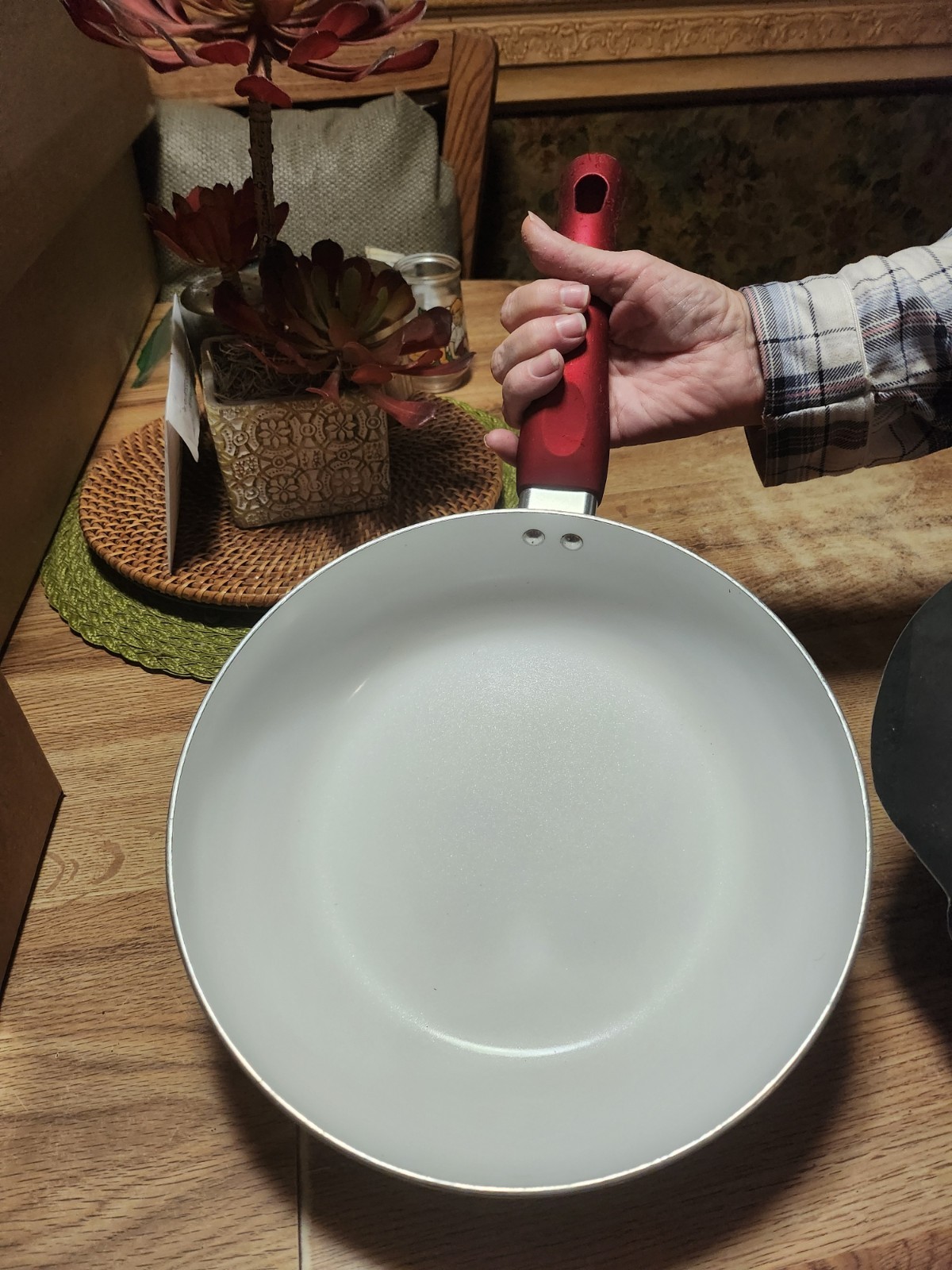 Frigidaire Red Frying Pan Non Stick Heat Resistant To 400°F / 200°C